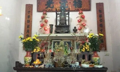Bày trí bàn thờ nhớ quy tắc “5 không nên đặt – 3 không thể thiếu”, rất nhiều nhà đang làm sai