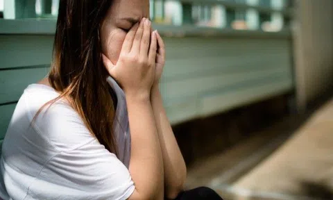 Để con trai 7 tuổi ở nhà một mình rồi đi chợ, 10 phút sau trở về, mẹ khuỵu xuống khi thấy cảnh tượng này