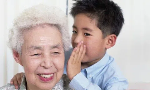 Con trai thấy cảnh bố mẹ ân ái giữa đêm, sáng hôm sau nói 1 câu làm tôi đỏ bừng mặt không biết chui đâu