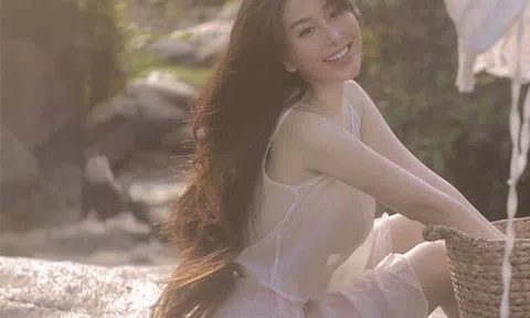 Nữ thần học đường lên báo Trung vì đường cong mượt như vẽ, diện áo mỏng như sương đón tuổi mới