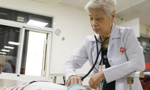 Nữ bác sĩ Sài Gòn U90 vẫn đi làm mỗi ngày, 50 năm mắc tiểu đường nhưng vẫn khỏe mạnh nhờ một quy tắc này