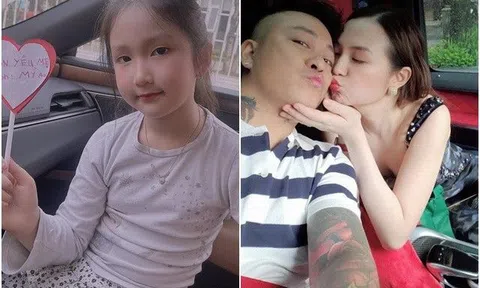 Con gái Tuấn Hưng tặng mẹ quà 8/3 ý nghĩa, nhóc tỳ được khen càng lớn càng xinh hệt hotgirl Hương Baby