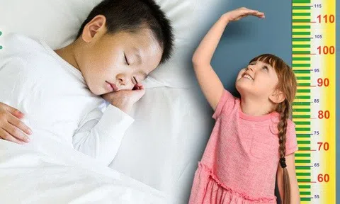 Muốn con cao lớn đừng để trẻ nằm 2 tư thế này khi ngủ, chỉ có 1 kiểu giúp con phát triển vượt trội