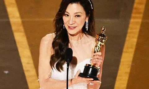 Oscar 2023: Dương Tử Quỳnh viết lại lịch sử cho nữ diễn viên châu Á, cú tát thị phi của Will Smith bị "cà khịa" cả đêm