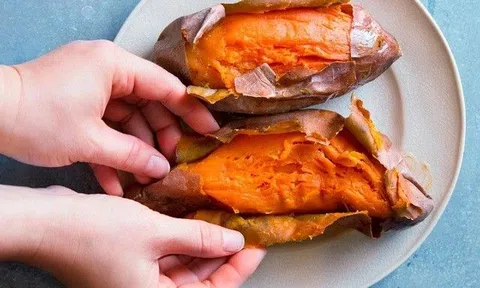 Ăn sáng bằng khoai lang có tốt không? Có một loại khoai ngon mấy cũng không nên ăn sáng, càng ăn ruột càng cồn cào