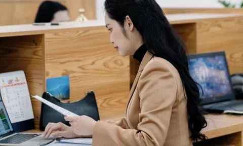 Hoa hậu Nông Thúy Hằng vấp phải ý kiến trái chiều khi làm MC: "Nếu không có thực tài cũng sẽ bị đào thải"