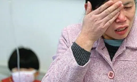 Đăng ký quá nhiều lớp học thêm cho con trai lớp 3, bà mẹ khóc nghẹn khi nghe BS nói bé mắc bệnh nặng
