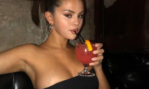 Cô dâu được nhiều người yêu nhất thế giới, tăng cân vào hết vòng 1, diện váy cưới trông muốn "ngộp thở"