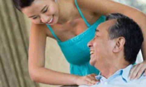 Cô gái Sài Gòn quyết lấy đại gia hơn mình 43 tuổi, 6 năm sau ra tòa vì chỉ được chồng "thân mật" ngần này lần