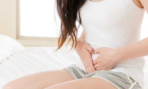 Tôi bị viêm lộ tuyến cổ tử cung liệu có bị vô sinh, ung thư? Cần điều trị ngay hay đợi sinh xong con rồi điều trị?