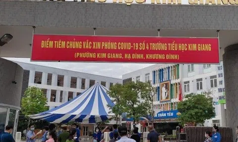 Vụ hơn 50 học sinh Hà Nội ngộ độc sau chuyến đi dã ngoại: Bữa ăn có gà chiên xù, canh chua và khoai tây chiên