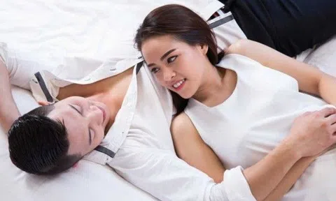 Cô gái 28 tuổi thường tưởng tượng quan hệ cuồng nhiệt người cũ để "yêu" bạn trai mặn hơn, liệu có hư?