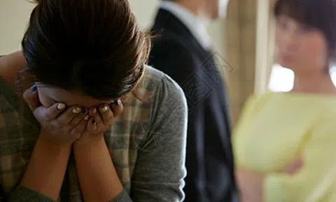 Nàng dâu chăm lo cho nhà chồng nhiều năm, đến khi bố mẹ chồng mất đột nhiên sinh bệnh, chồng sốc khi biết lý do