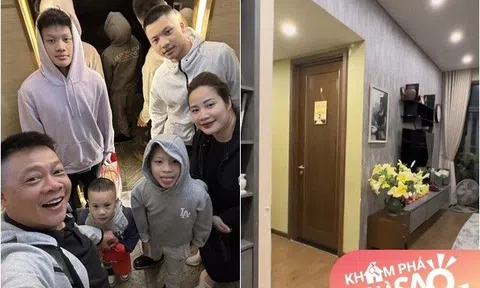 "Đột nhập" căn hộ của BTV đông con Trần Quang Minh, thứ treo trước cửa khiến tất cả mọi người phải chú ý