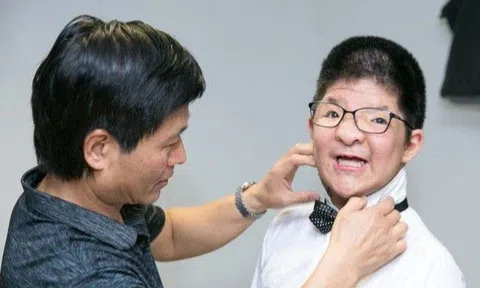 Bán hết tài sản, ròng rã 20 năm chữa bệnh cho con, diễn viên Quốc Tuấn ấm lòng khi nhận được món quà của con trai