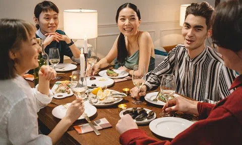Tự chuẩn bị buổi tối cuối tuần thư giãn tại gia cùng bạn bè