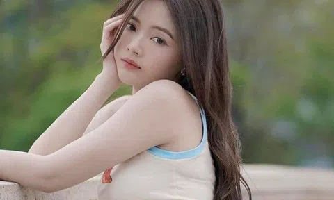 "Hot girl ảnh thẻ" ngày nào bị chê quê mùa, giờ sang chảnh với đồ cúp ngực