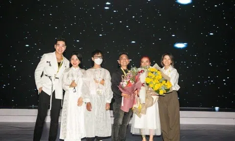 Nguyễn Mỹ Linh với “kỹ thuật Ink 2 Pink” độc đáo tại Festival PMU Universe Awards 2023