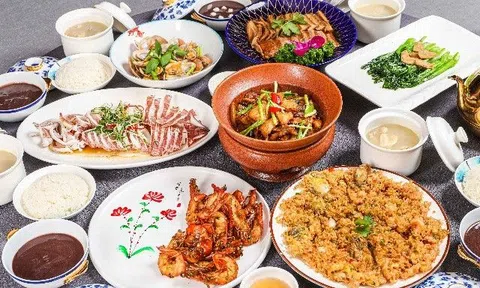 Hai gia đình gặp mặt bàn chuyện cưới xin, mẹ người yêu tôi vừa thấy đĩa tôm trên bàn liền bỏ về nói "không cho cưới"