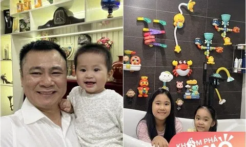 Vợ NSND Tự Long hé lộ phòng tắm của 2 con gái, danh hài nổi tiếng kêu "bố không còn chỗ luôn"