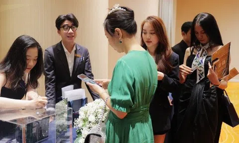 Dạ tiệc Love & Beauty - Goldmark Oakham sẻ chia yêu thương từ những viên kim cương linh hồn