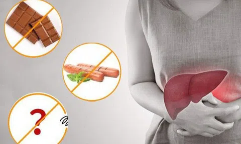 Người phụ nữ liên tiếp mắc bệnh ung thư vú và ruột kết, BS cảnh báo không bỏ 3 món này sớm muộn cũng thêm ung thư gan