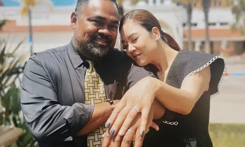 Ca sĩ Thu Phương chính thức thông báo sẽ kết hôn sau 10 năm chung sống không danh phận với "ông bầu"