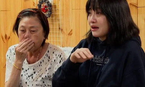 Lương Minh Trang - vợ cũ Vinh Râu nhốt mình trong phòng sau loạt biến cố, mẹ ruột xót xa không giúp được