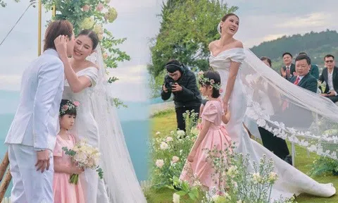 Trang Trần chính thức mặc áo cô dâu, sánh đôi cùng chồng Việt kiều, con gái gần 10 tuổi chứng kiến đám cưới