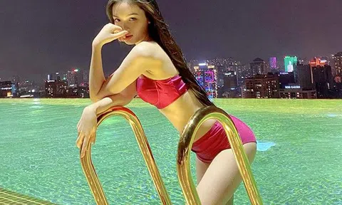 Từ nữ sinh áo trắng, bản sao Hương Giang "lột xác" hoá kiều nữ, mê diện đồ tắm quấn dây