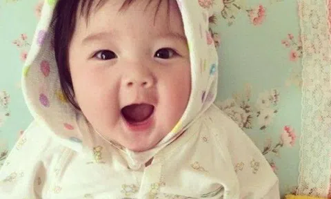 Cháu nội 5 tháng nặng 5kg, mẹ chồng xỉa xói: "Suốt ngày ăn đồ hâm lại thì làm gì có chất"