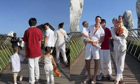 Subeo ra dáng anh cả bên 2 em song sinh, vóc dáng thiếu niên nhưng bẽn lẽn nép sau Kim Lý