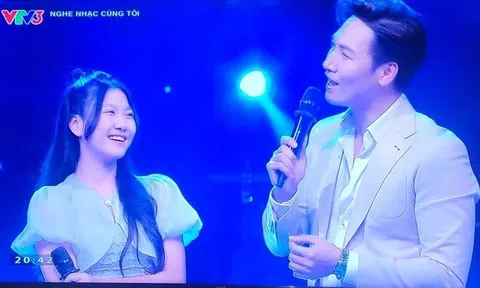 Chíp "Bố ơi mình đi đâu thế" xinh đẹp lên sóng cùng bố sau 8 năm: Cho biết nhược điểm của ông bố soái ca