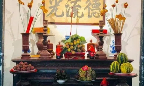 Tết Đoan Ngọ đặt lên bàn thờ 5 loại quả, 6 loại hoa này, gia chủ hưởng lộc, cầu gì được nấy