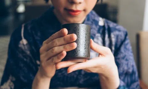 Top 5 đồ uống kéo dài tuổi thọ, có loại bị nhiều chuyên gia cấm cản nhưng một gia đình sống tới gần 100 tuổi nhờ nó