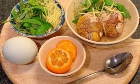 Vì sao trứng vịt lộn ăn buổi sáng là thuốc bổ nhưng tối lại rất hại? Đặc biệt trẻ độ tuổi này muốn ăn cũng không nên