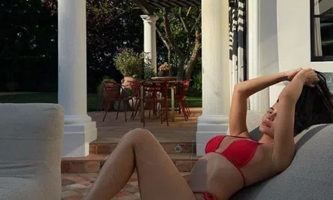 Hot girl tỷ phú xứ Hollywood có đường cong "phồn thực", ăn mặc như "vẽ lên người"