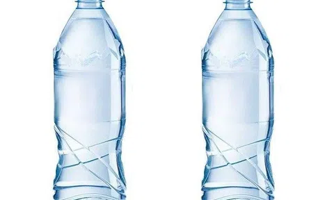 Chai nước bằng nhựa có nên tái sử dụng? Nhiều người giật mình khi biết tác động của thói quen tưởng tiết kiệm