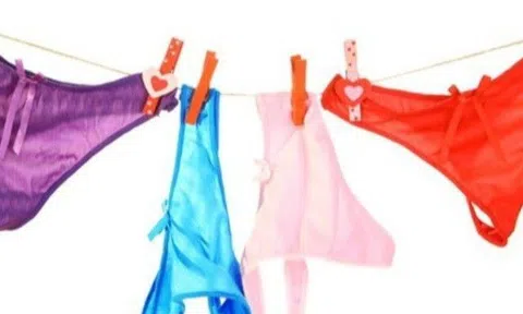 Tôi muốn phô vòng 3 gợi cảm với kiểu quần nhỏ siêu tiết kiệm vải, liệu mặc vào có hại cho "cô bé"?