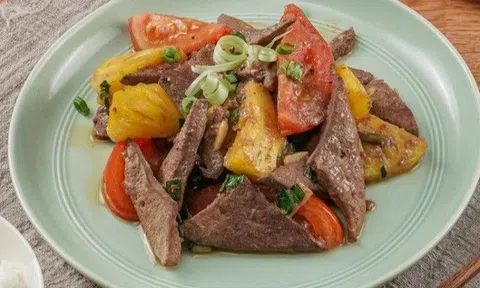 Các cụ nói "thương con ăn tiết, giết con ăn gan", gan có thật sự đáng sợ và gây hại cho trẻ nhỏ như ông bà hay nói
