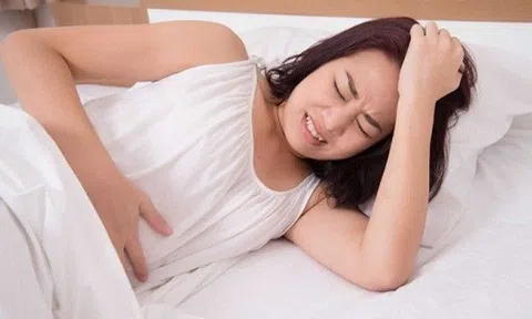 Sau khi thụ tinh trong ống nghiệm có cần nằm bất động? Bác sĩ chỉ rõ thời điểm này mới cần ở yên một chỗ