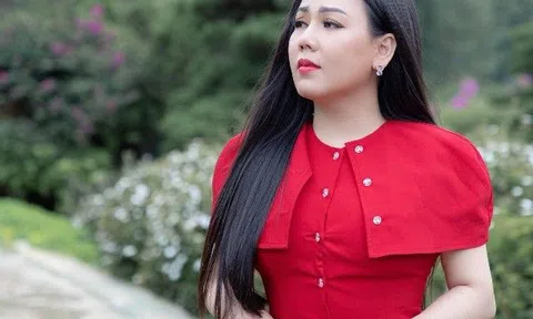 Nữ ca sĩ nổi tiếng với Sầu Tím Thiệp Hồng: "Hàng xóm nói tôi thu nhập không bằng phục vụ quán cà phê"