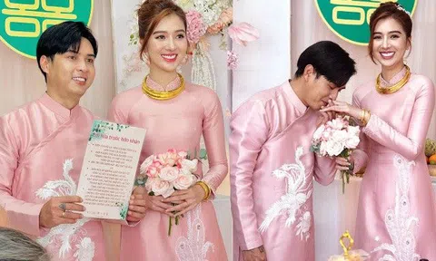 Hồ Quang Hiếu làm đám hỏi, hứa trao hết "sổ hồng, sổ đỏ" cho vợ kém 17 tuổi trước mặt cha mẹ 2 bên