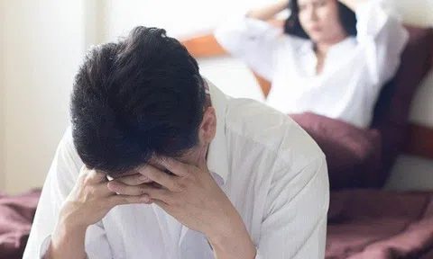 Chồng đi làm xa 3 năm mới về nghe con gái nói vợ mới sinh em bé, nhìn đứa trẻ trong nôi mà nghẹn ngào