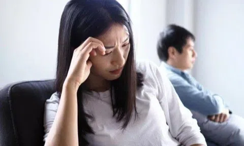 Chồng đòi ly dị vì chê vợ ngực lép quan hệ không bốc lửa, lý do thật khiến ai biết cũng sốc