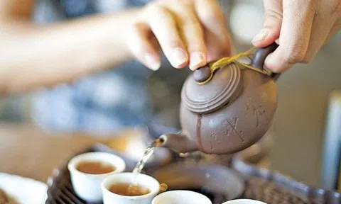 Mê uống trà mỗi ngày, người đàn ông phải thay thận để cứu tính mạng, bác sĩ tiết lộ 3 điều cấm kị để không mất thận