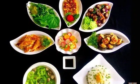 Ăn chay vào tháng cô hồn có tốt không? Câu trả lời ít ai ngờ từ Tiến sĩ dinh dưỡng