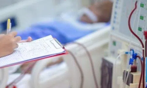 Cậu bé 14 tuổi bị suy thận đến mất mạng vì nghiện dùng đồ uống này thay cơm, rất nhiều người cũng mê nó