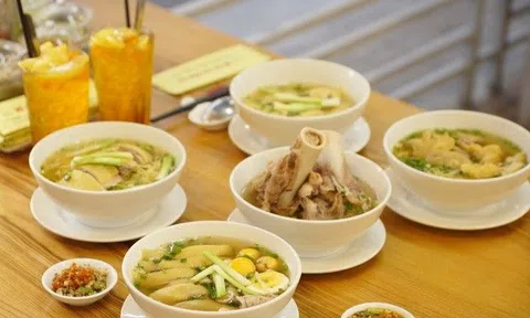 Xuýt xoa với tô Mì Gà Xá Kén K3 khiến thực khách vừa ăn vừa khen "ngon quá"