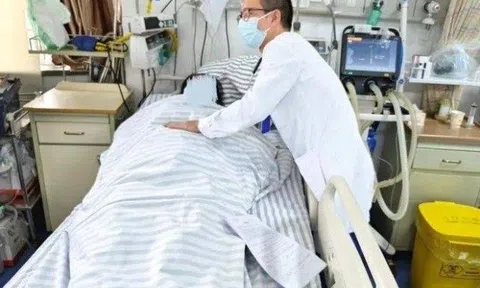 Dùng sản phẩm chống lão hóa, người phụ nữ U70 tự hào vì trẻ như 40 tuổi nhưng 1 năm sau mới thấy hậu quả